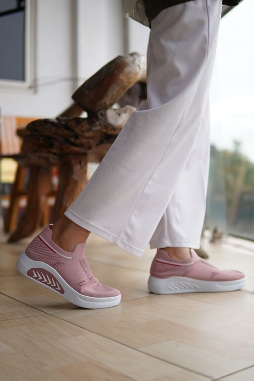 How to Choose Comfortable Shoes for Walking Every Day
